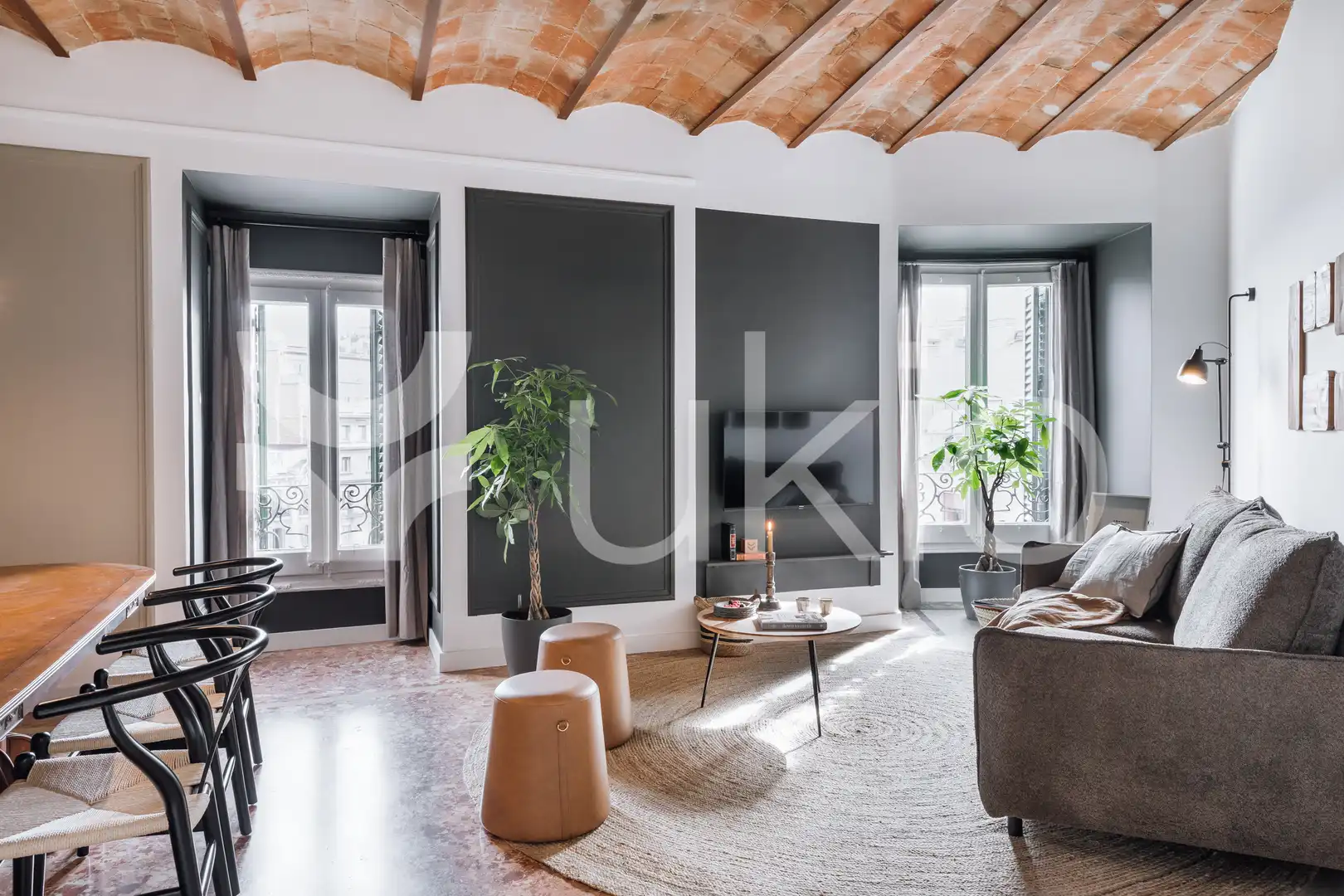 Apartment with lift to rent in Gran Via de les Corts Catalanes
