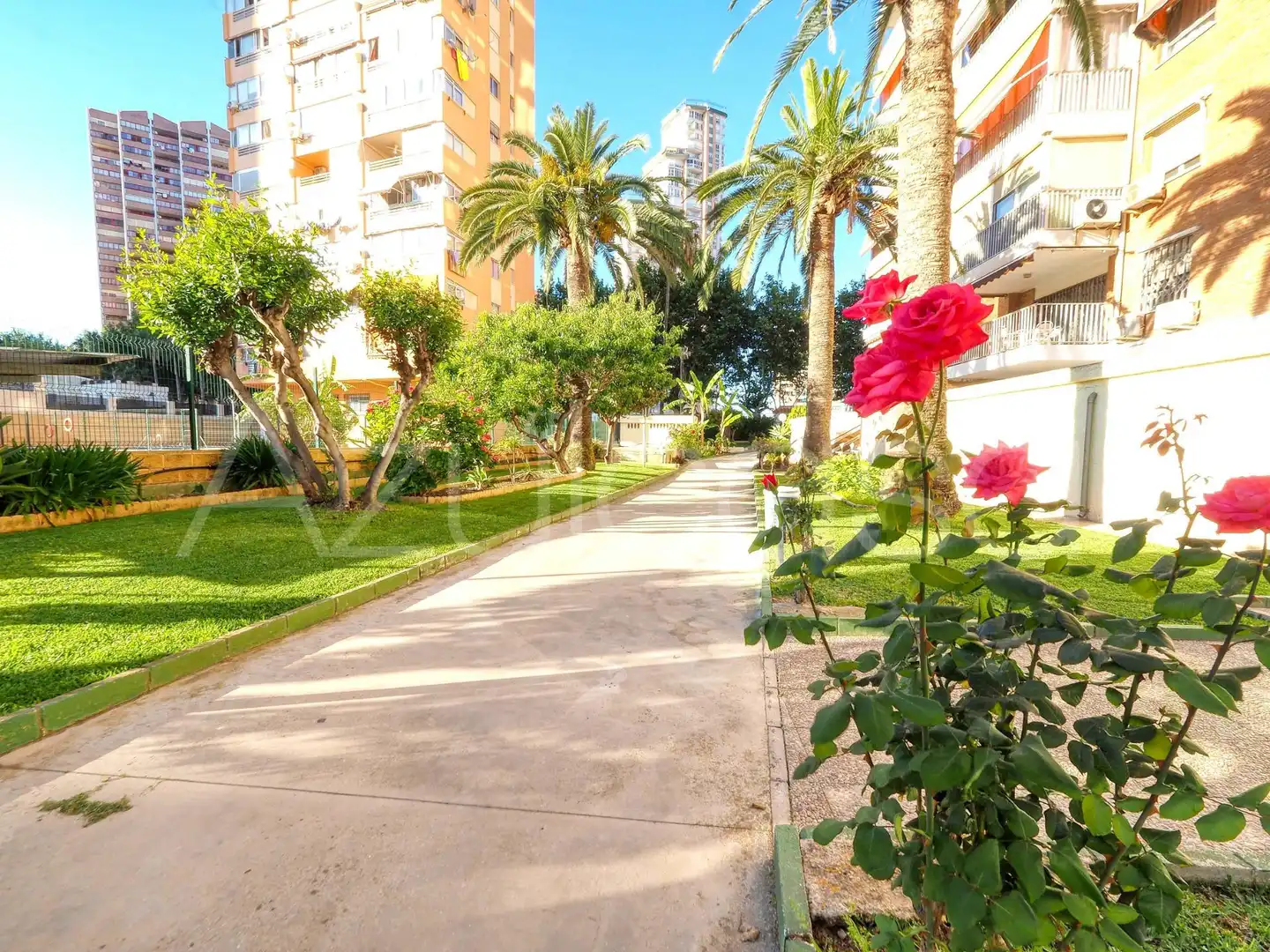 Exterior view of Flat for sale in Benidorm  with Air Conditioner and Community pool