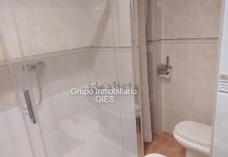 Baño de Apartamento en venta en Valencia con Aire acondicionado, Calefacción y Horno