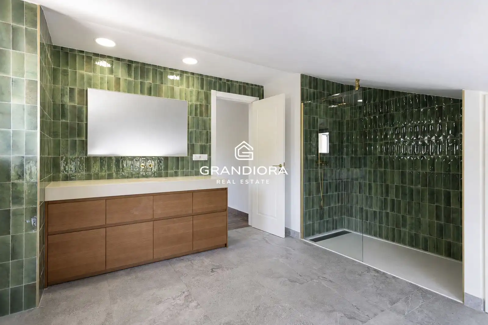 Bathroom of Houses for rent in Cabrils  with Air Conditioner, Heating and Storage room