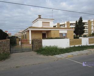 Vista exterior de Casa o xalet de lloguer en La Antilla amb Terrassa