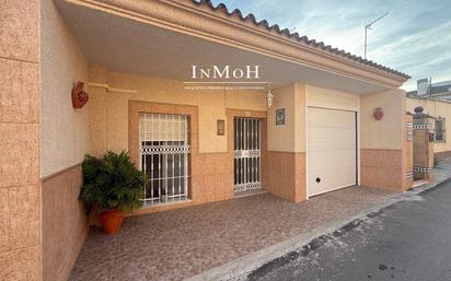 Exterior view of House or chalet for sale in San Fernando  with Air Conditioner, Heating and Private garden