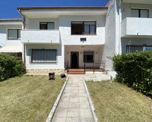 Exterior view of Single-family semi-detached for sale in Valle de Tobalina  with Heating, Private garden and Swimming Pool