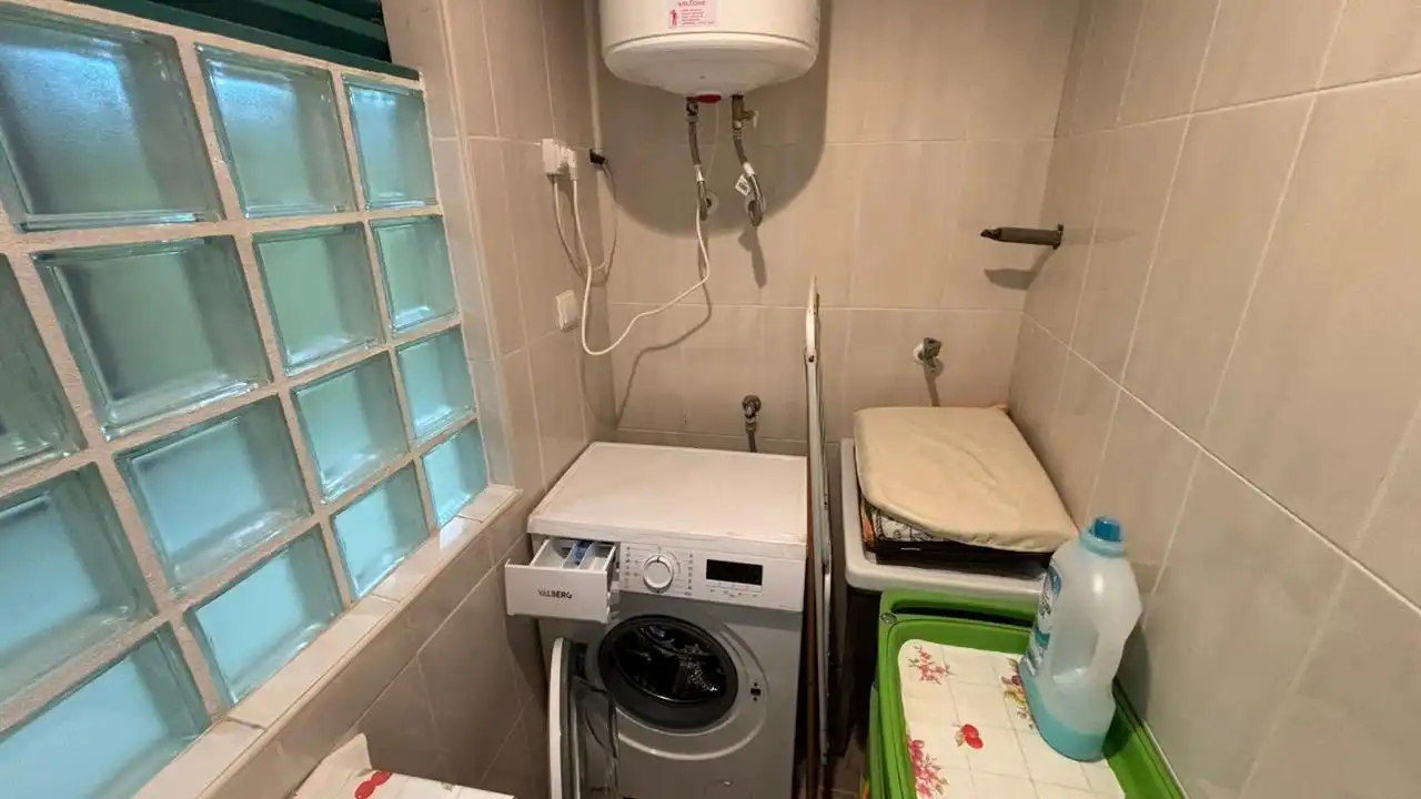 Bany de Apartament de lloguer en Villajoyosa / La Vila Joiosa amb Aire condicionat, Jardí privat i Terrassa