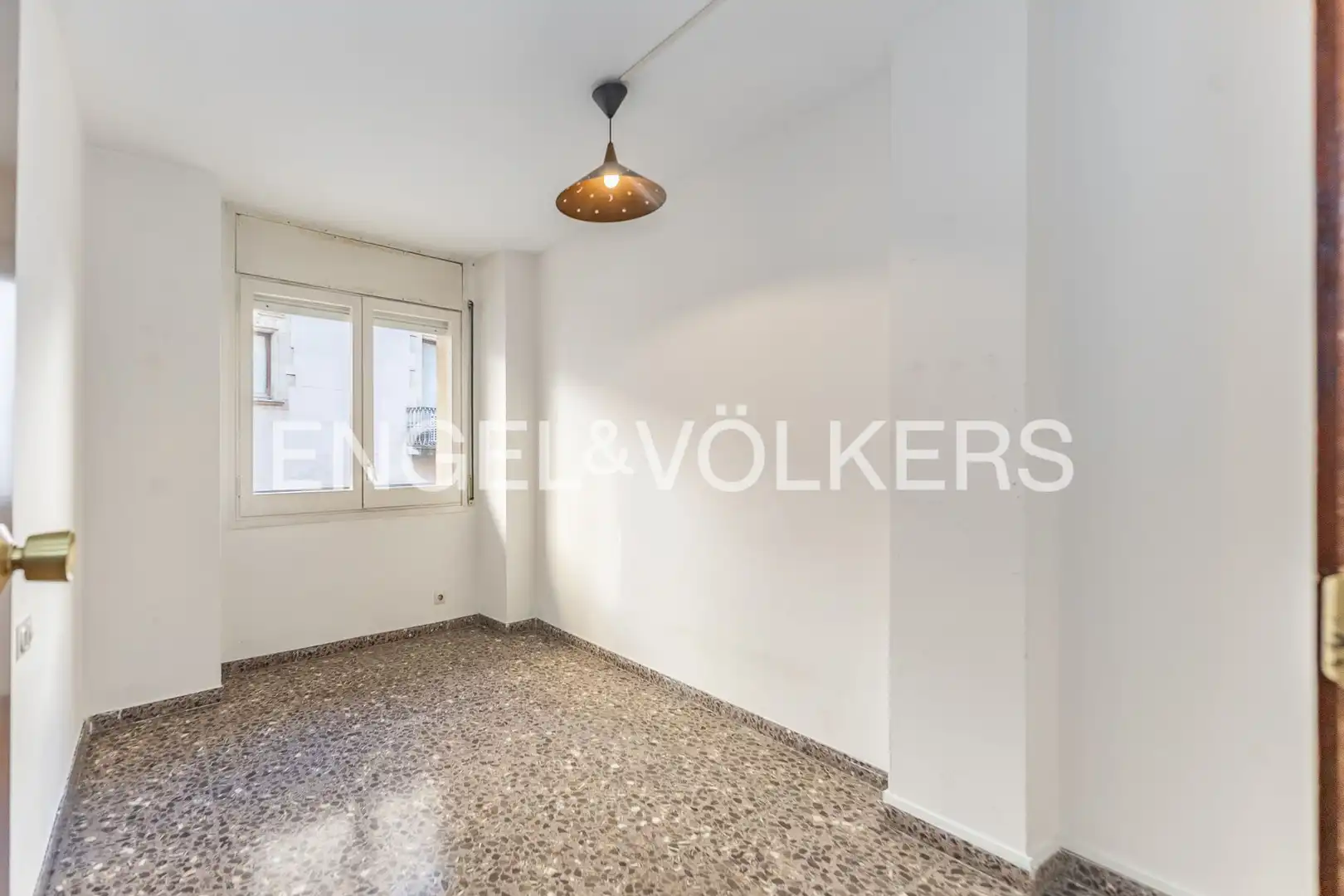 Vista exterior de Piso en venta en Terrassa con Calefacción