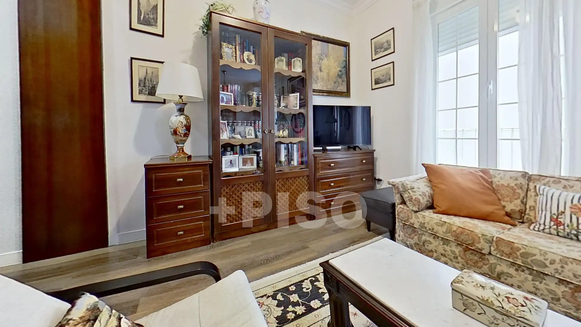 Sala d'estar de Pis en venda en Madrid amb Aire condicionat, Calefacció i Moblat
