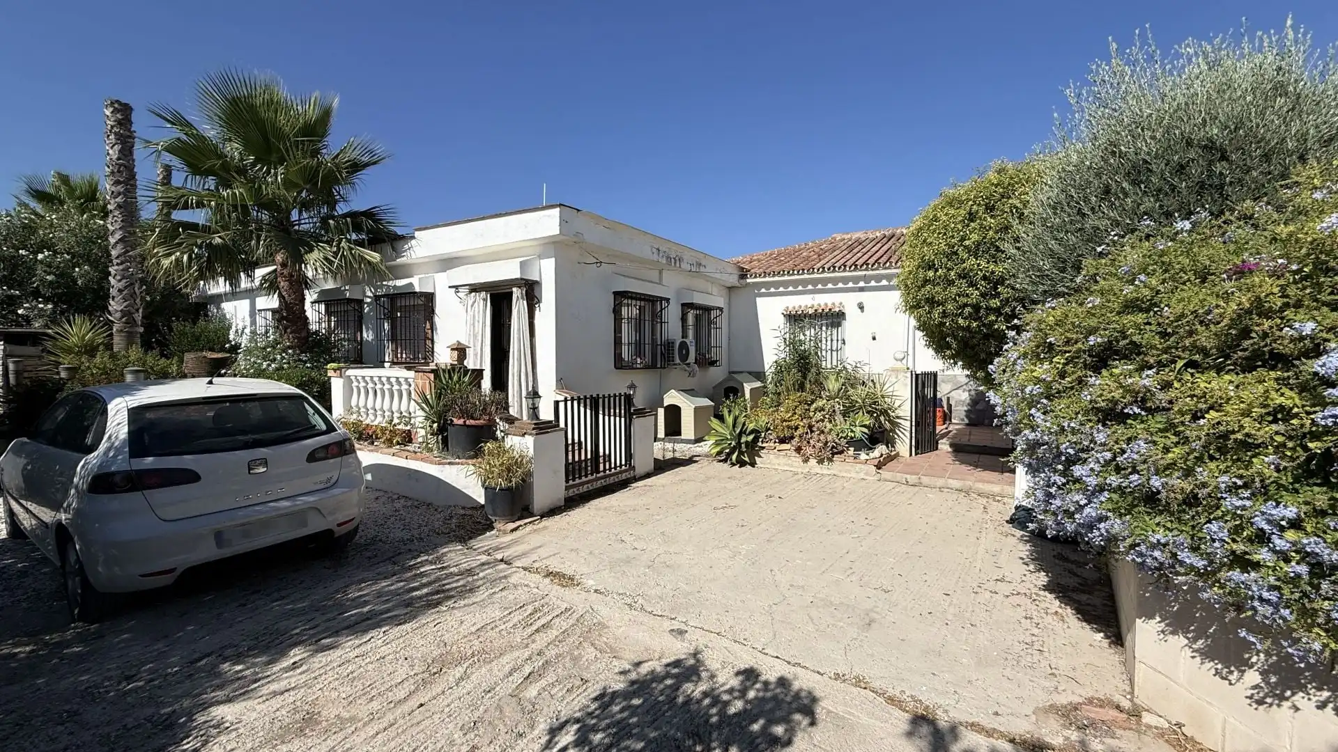 Exterior view of Country homes for sale in Alhaurín El Grande  with Air Conditioner and Swimming Pool