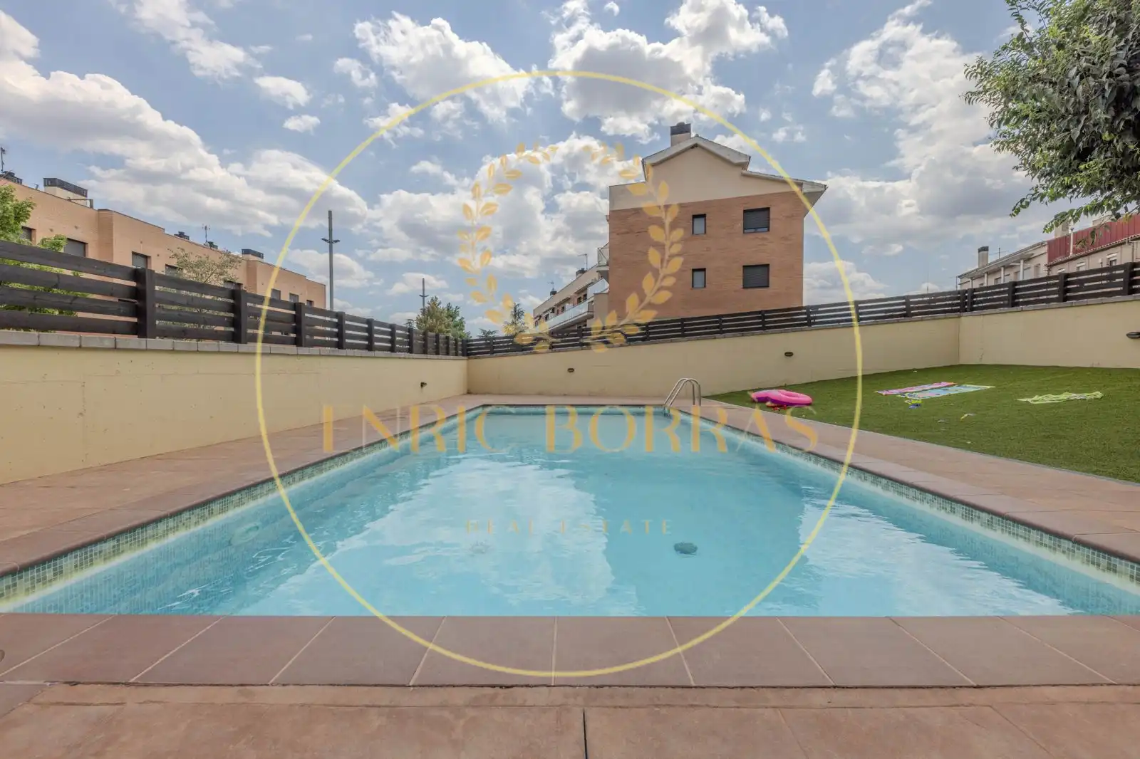 Piscina de Dúplex en venta en Gironella con Aire acondicionado, Calefacción y Jardín privado