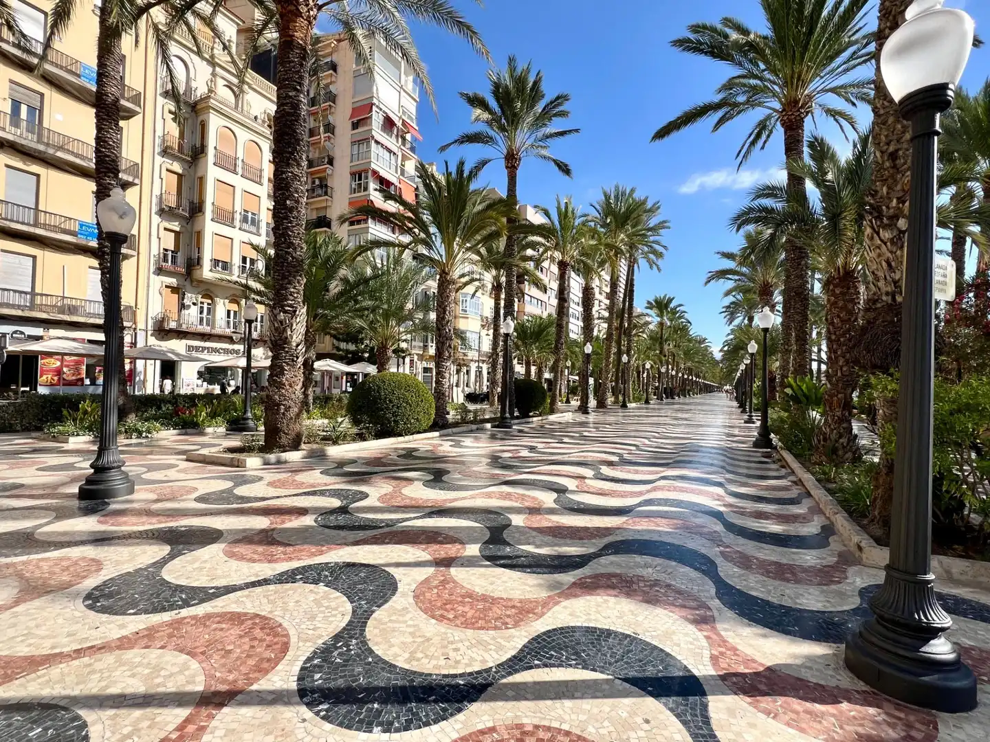 Außenansicht von Wohnung zum Verkauf in Alicante / Alacant mit Klimaanlage, Heizung und Terrasse