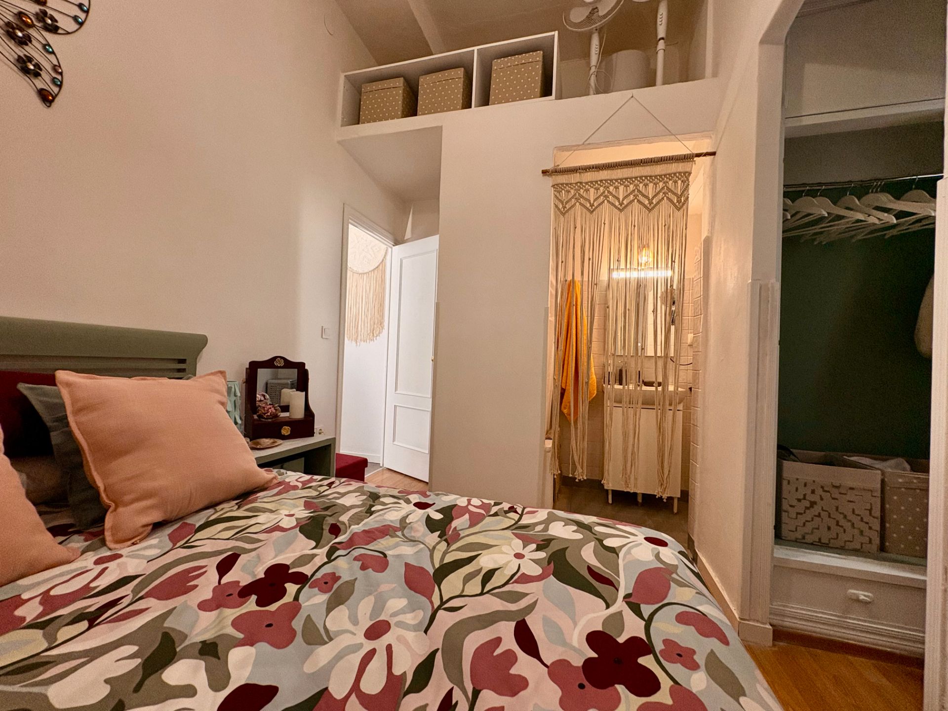 Habitación de Apartamento de alquiler en  Sevilla Capital con Aire acondicionado, Calefacción y Terraza