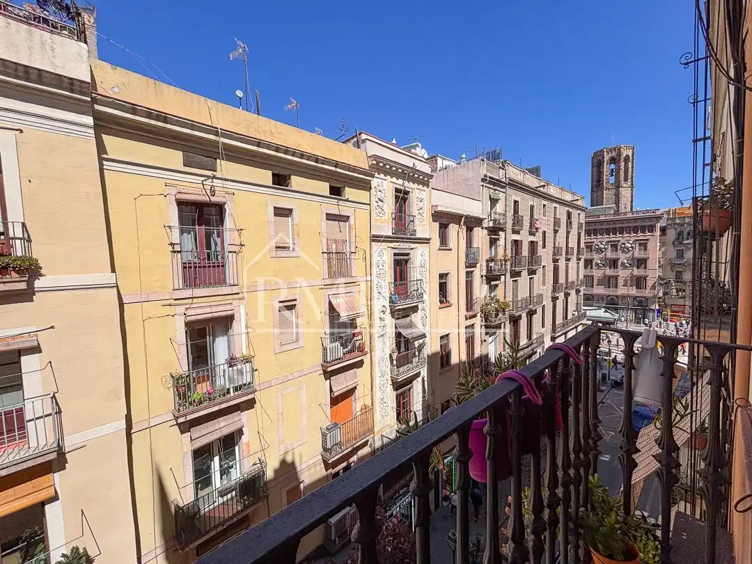 Vista exterior de Piso en venta en Barcelona con Terraza y Trastero