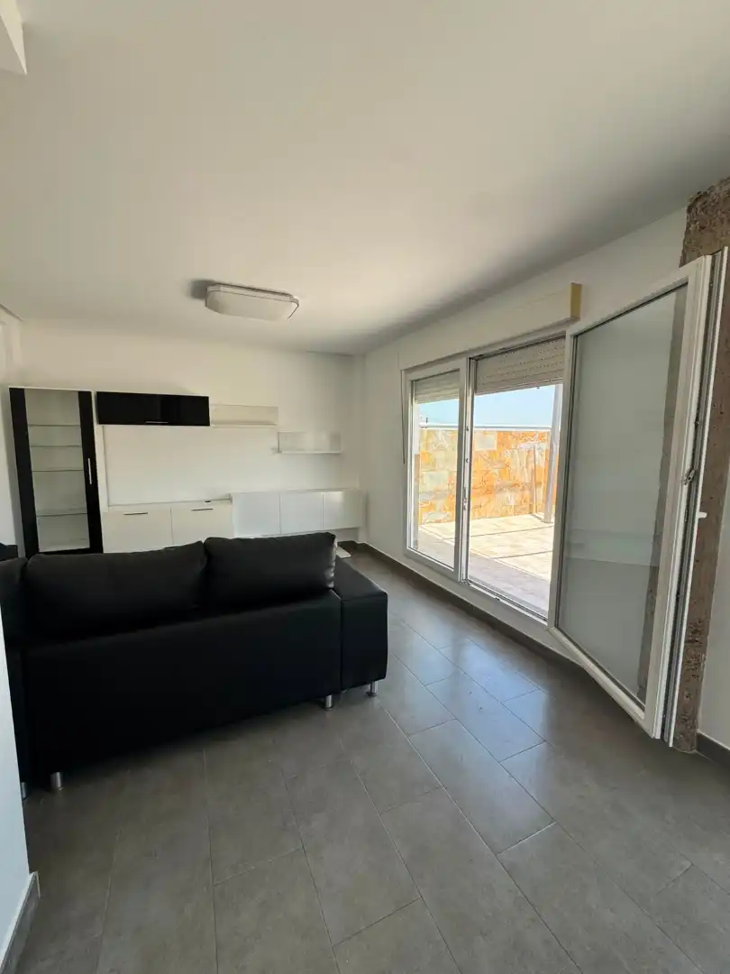 Sala de estar de Ático de alquiler en Valencia con Aire acondicionado, Terraza y Amueblado