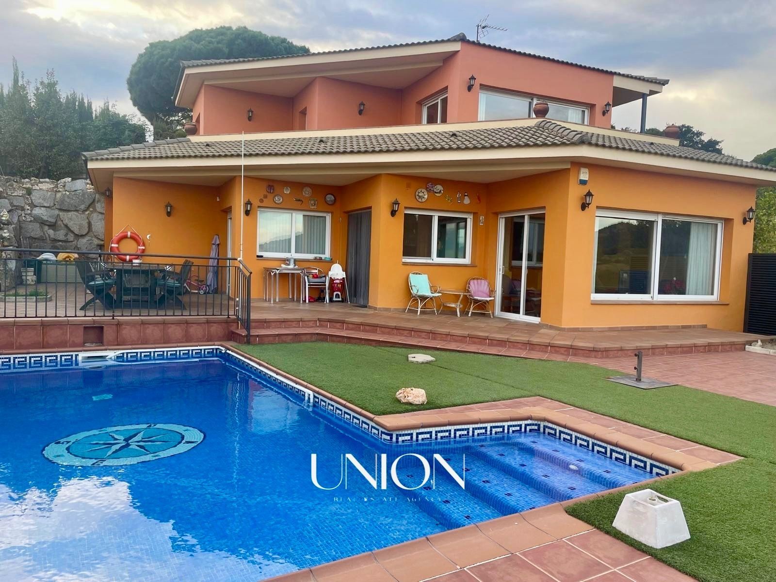 Swimming pool of House or chalet for sale in Calella  with Air Conditioner, Heating and Private garden