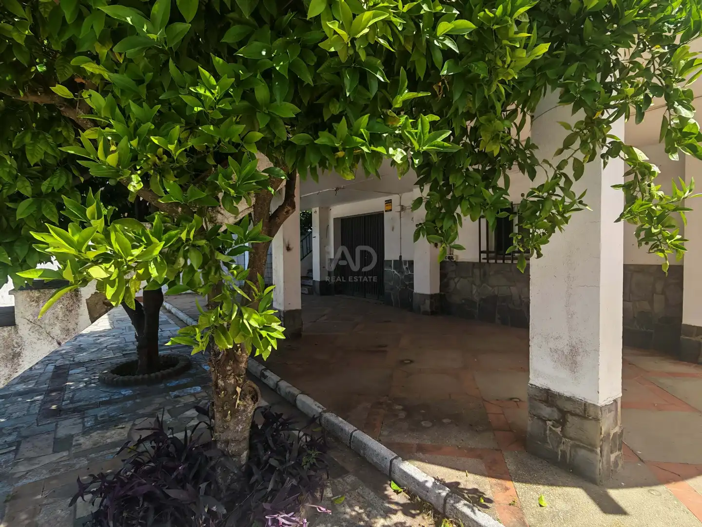 Vista exterior de Casa o xalet en venda en Rociana del Condado amb Calefacció i Terrassa