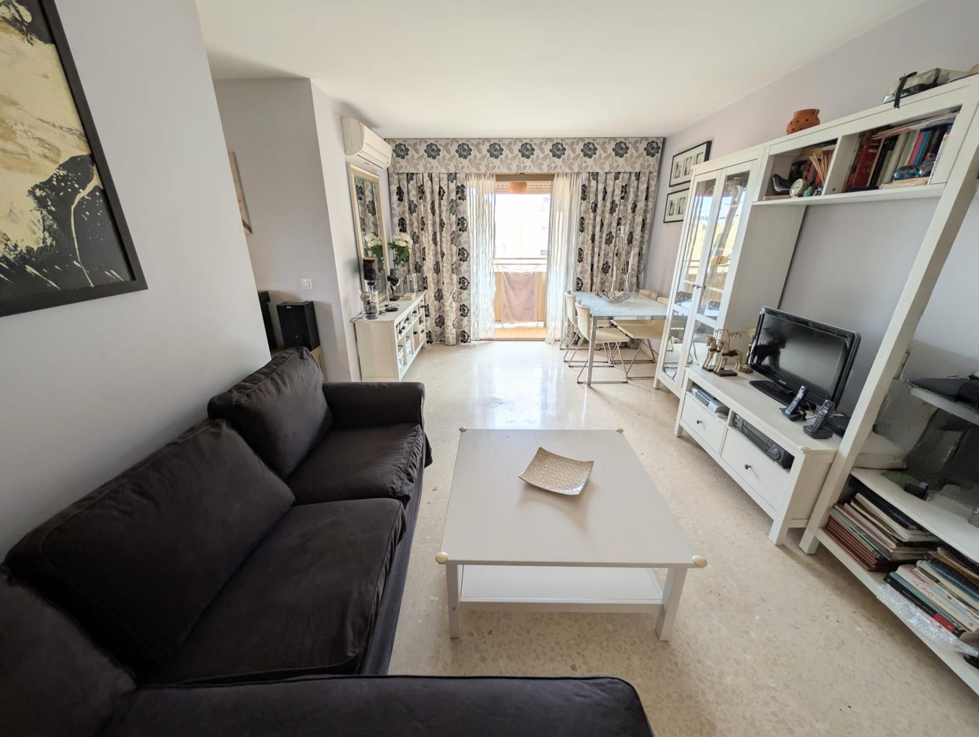 Sala d'estar de Pis en venda en  Sevilla Capital amb Aire condicionat, Calefacció i Terrassa