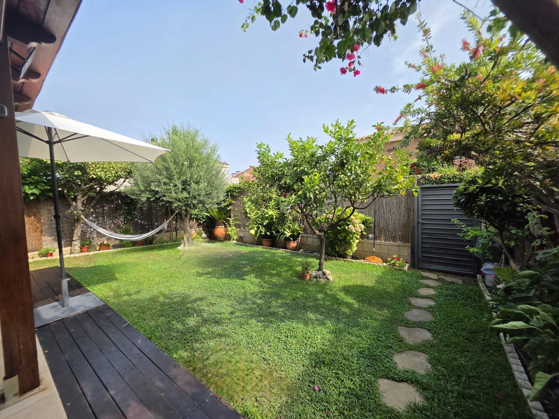 Garden of Single-family semi-detached for sale in Cambrils  with Air Conditioner, Private garden and Terrace