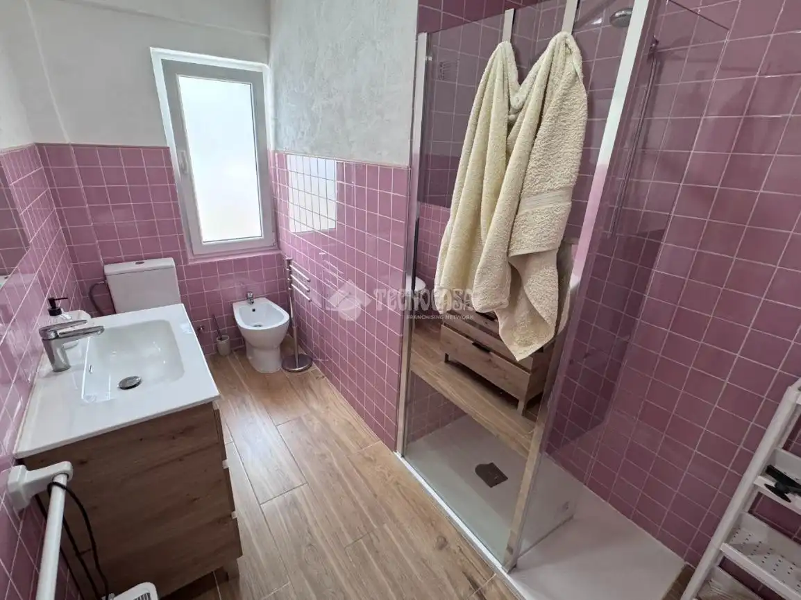 Bathroom of Flat for rent in León Capital   with Heating, Parquet flooring and Terrace