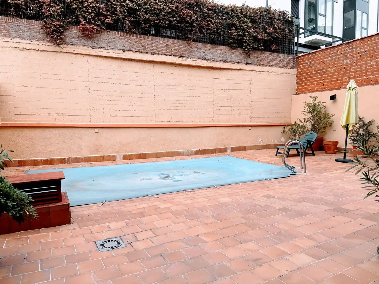 Piscina de Pis de lloguer en Madrid amb Aire condicionat, Calefacció i Traster