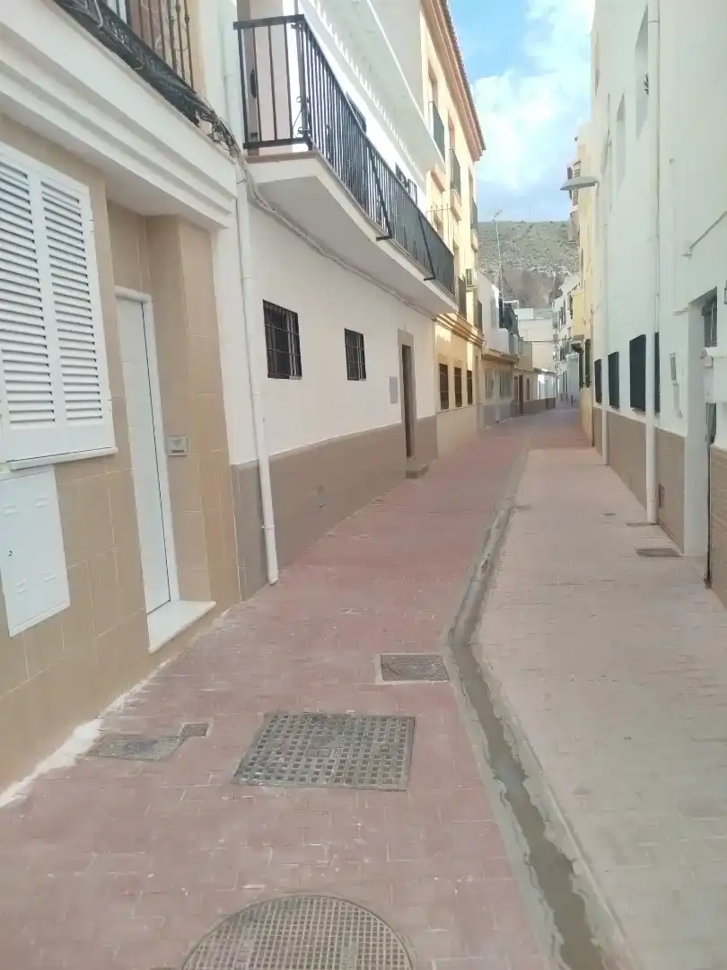 Außenansicht von Wohnung zur Miete in Motril mit Klimaanlage, Privatgarten und Möbliert