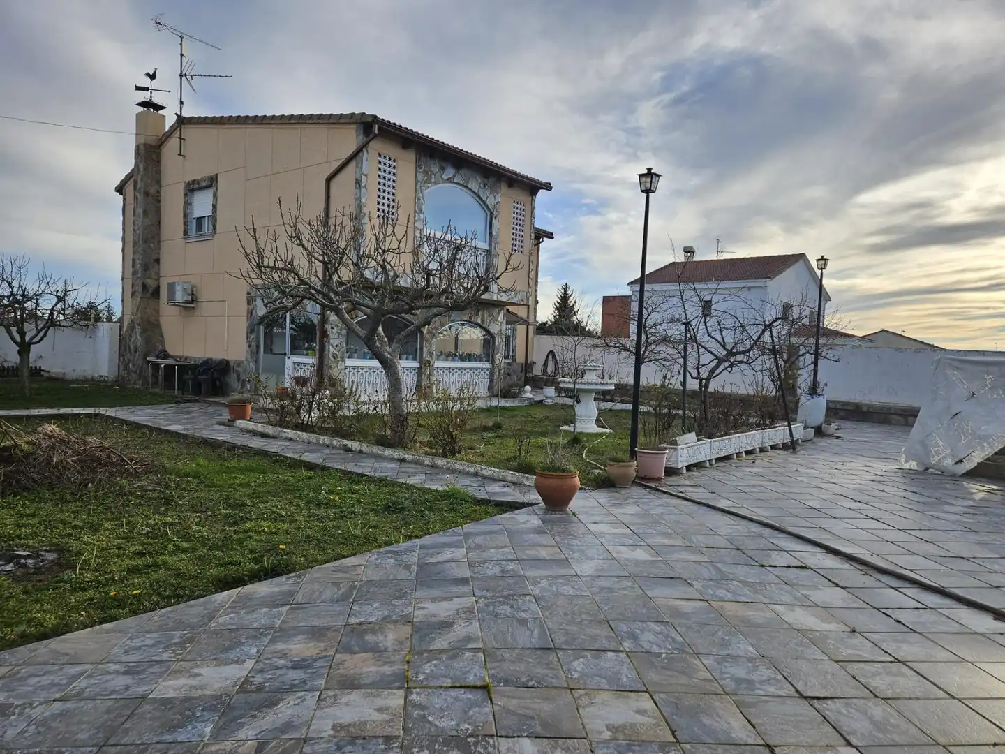 Vista exterior de Casa o chalet en venta en Calvarrasa de Abajo con Aire acondicionado, Calefacción y Jardín privado