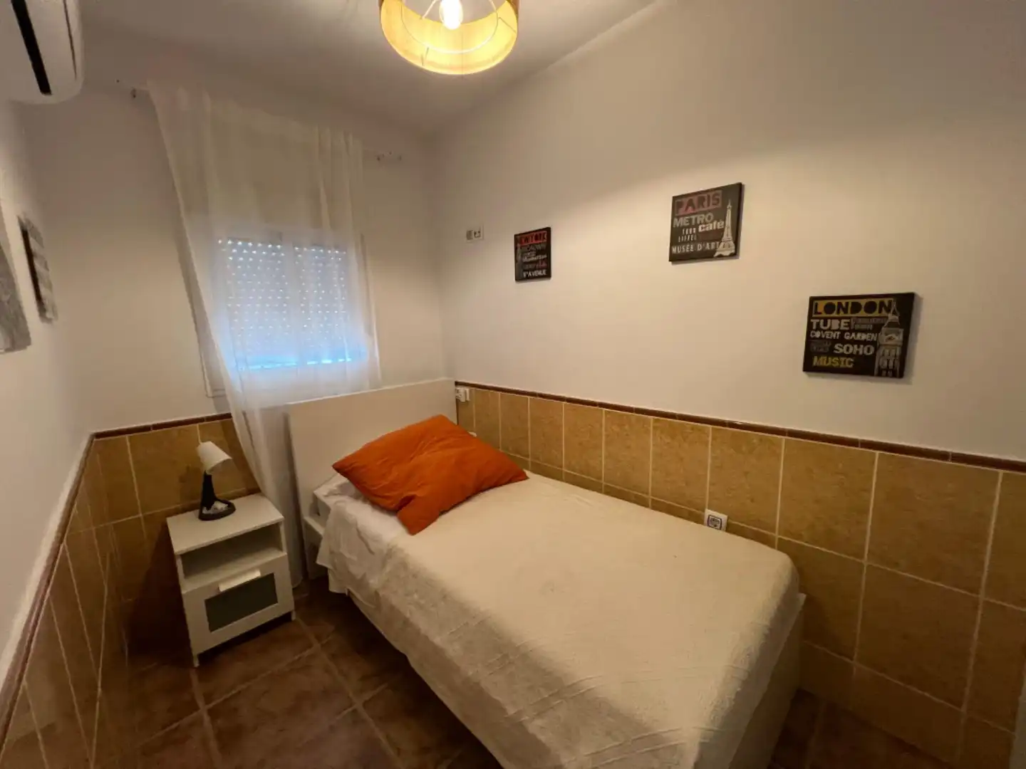 Dormitori de Casa o xalet de lloguer en Chiclana de la Frontera amb Aire condicionat, Jardí privat i Terrassa