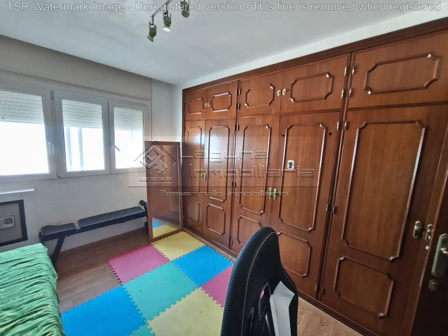 Habitación de Piso en venta en Cádiz con Aire acondicionado, Terraza y Piscina comunitaria