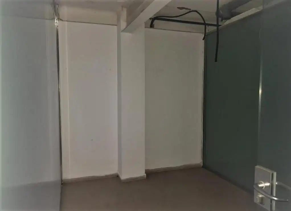 Local comercial en venda a CAMI RAL, imagen 4