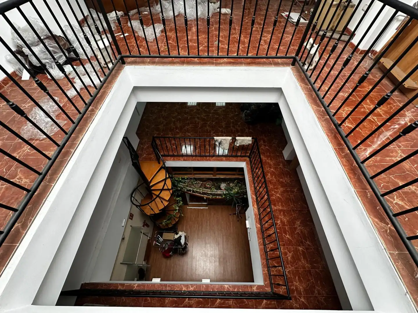 Buildings for sale in Llombai