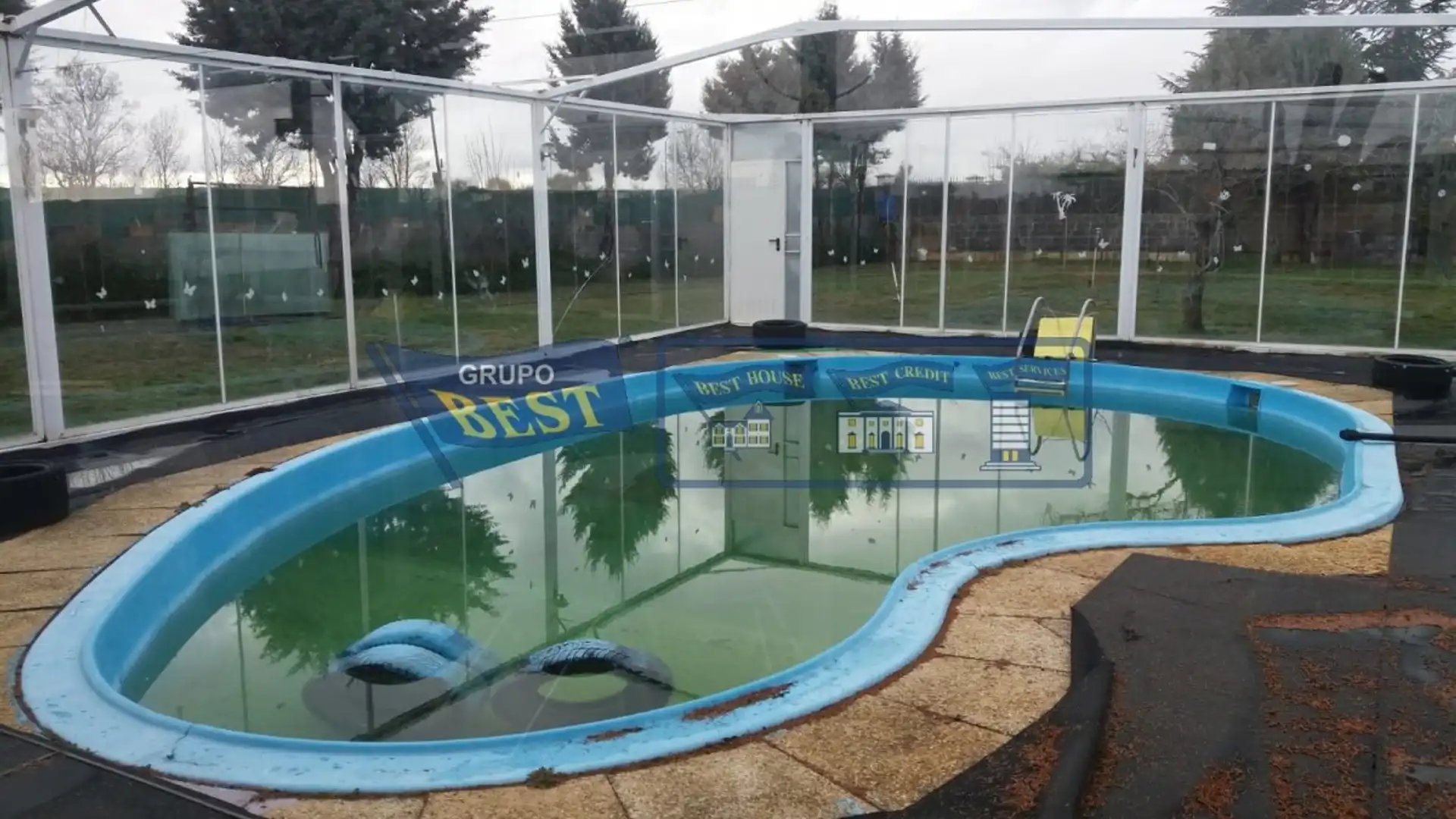 Swimming pool of Houses for sale in Chozas de Abajo  with Private garden, Swimming Pool and Furnished