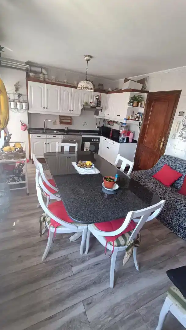 Cuina de Àtic en venda en Pontevedra Capital  amb Terrassa i Balcó