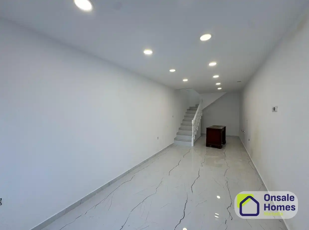 Apartamento en venta en Alhaurín El Grande con Aire acondicionado, Jardín privado y Terraza