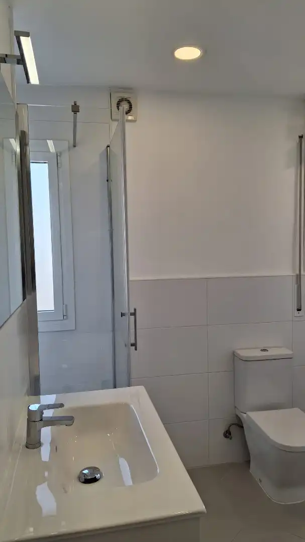 Bathroom of Flat for sale in Sant Cugat del Vallès  with Air Conditioner, Heating and Terrace