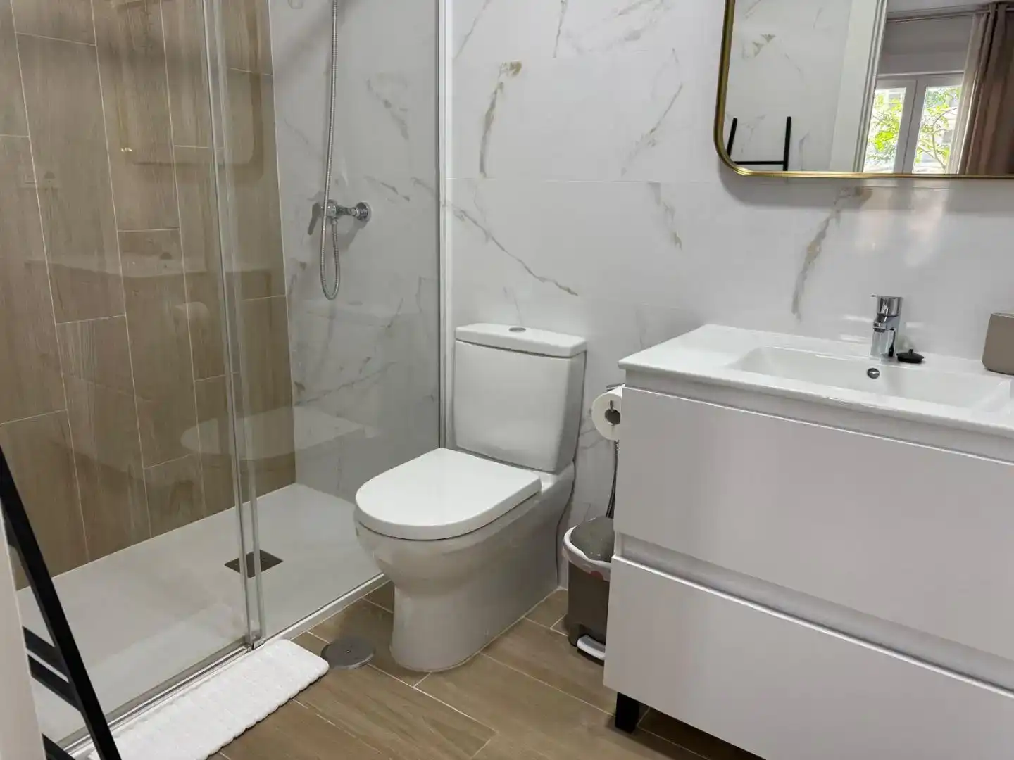 Badezimmer von Wohnung zur Miete in Motril mit Klimaanlage, Schwimmbad und Balkon