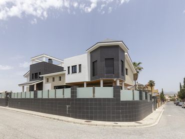 Villa con piscina in vendita a Urbanizacion EL CARMELO