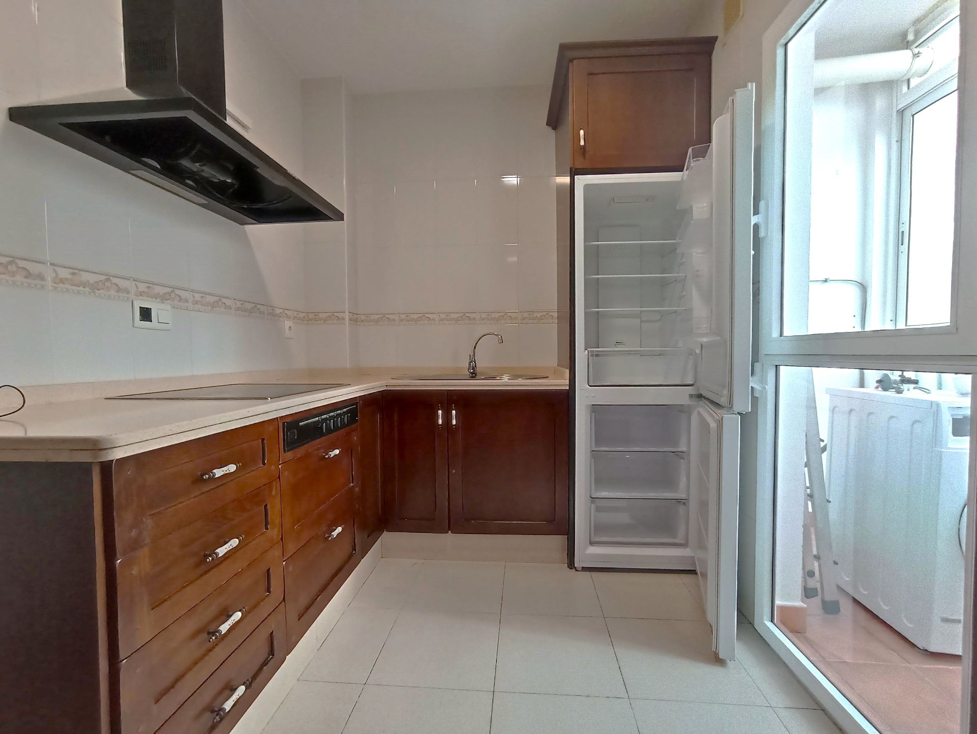 Kitchen of Flat to rent in Alcalá de Guadaira  with Air Conditioner, Terrace and Washing machine