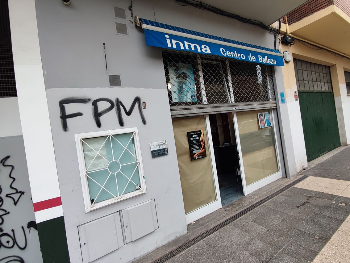 Vista exterior de Local en venda en Vitoria - Gasteiz amb Moblat