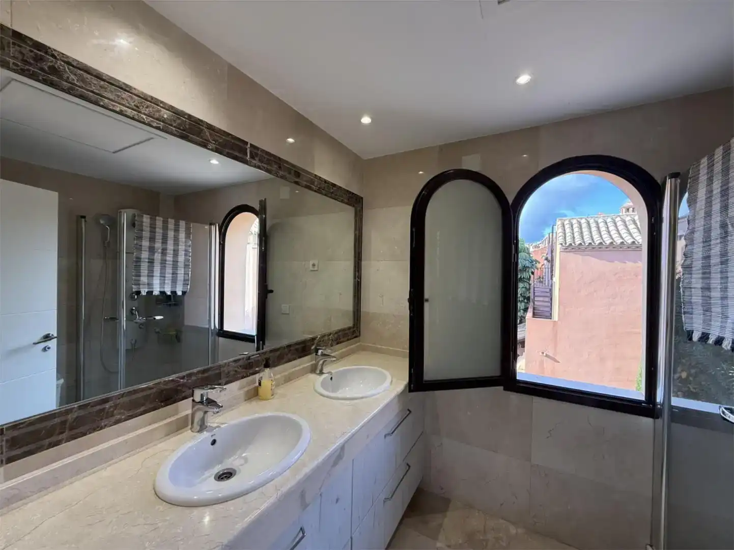 Baño de Piso en venta en Estepona con Aire acondicionado, Piscina y Balcón