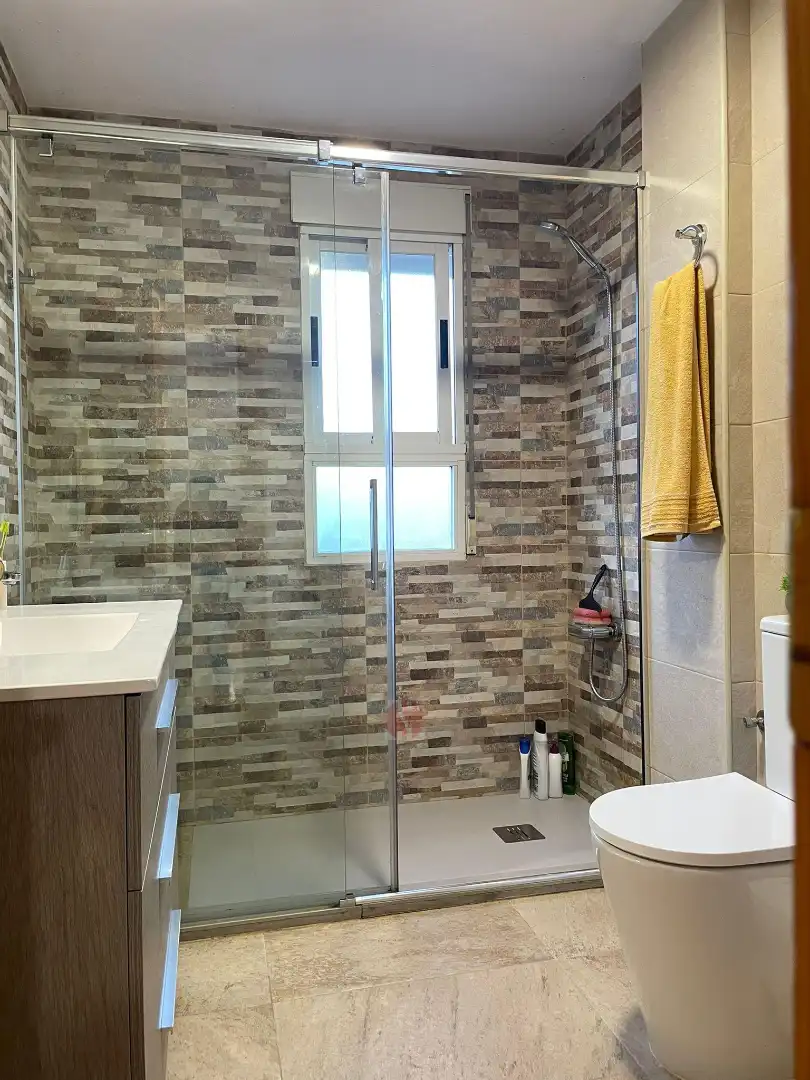Baño de Casa o chalet en venta en Las Gabias con Calefacción y Terraza