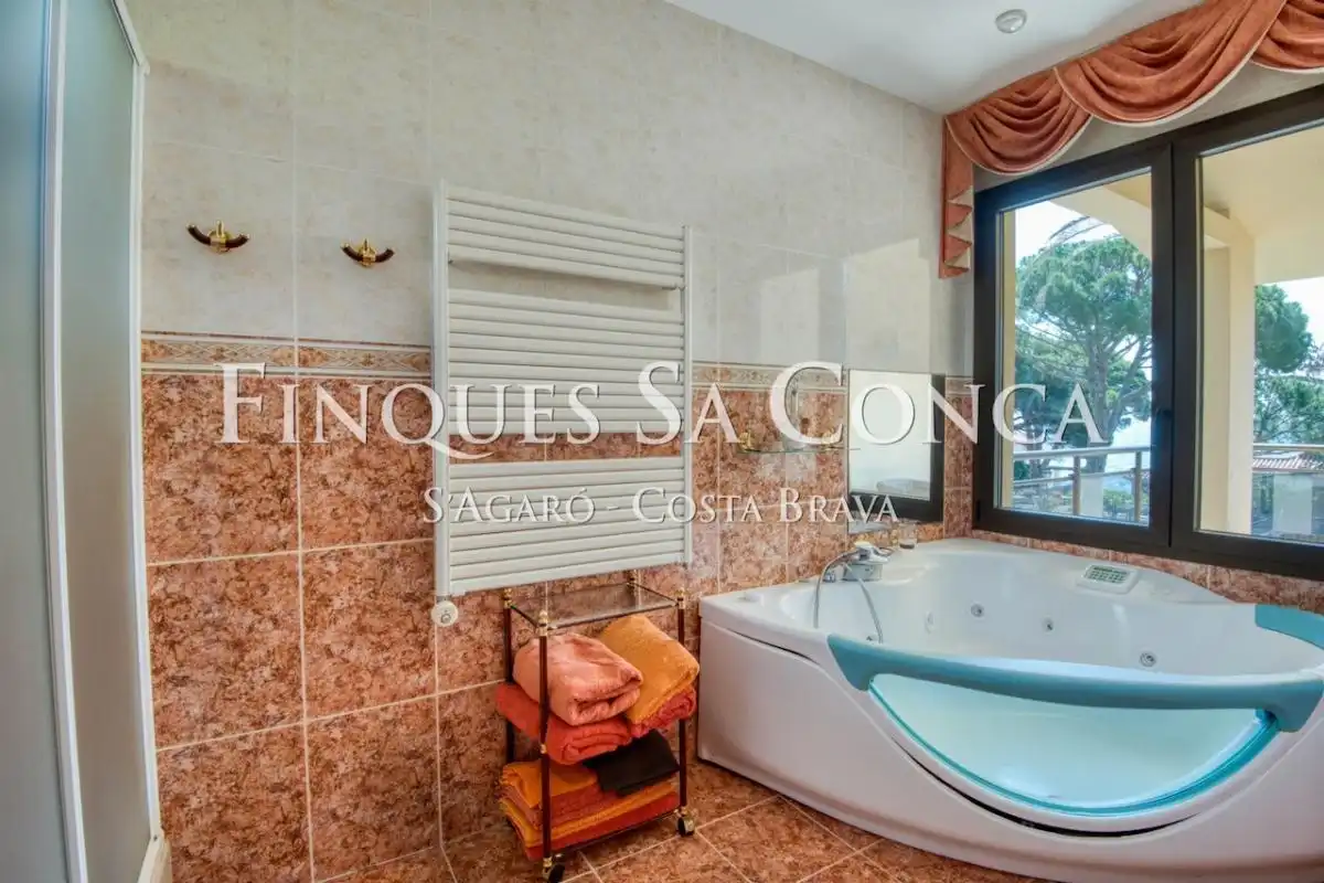 Baño de Casa o chalet en venta en Castell d'Aro, Platja d'Aro i s'Agaró con Aire acondicionado, Calefacción y Piscina
