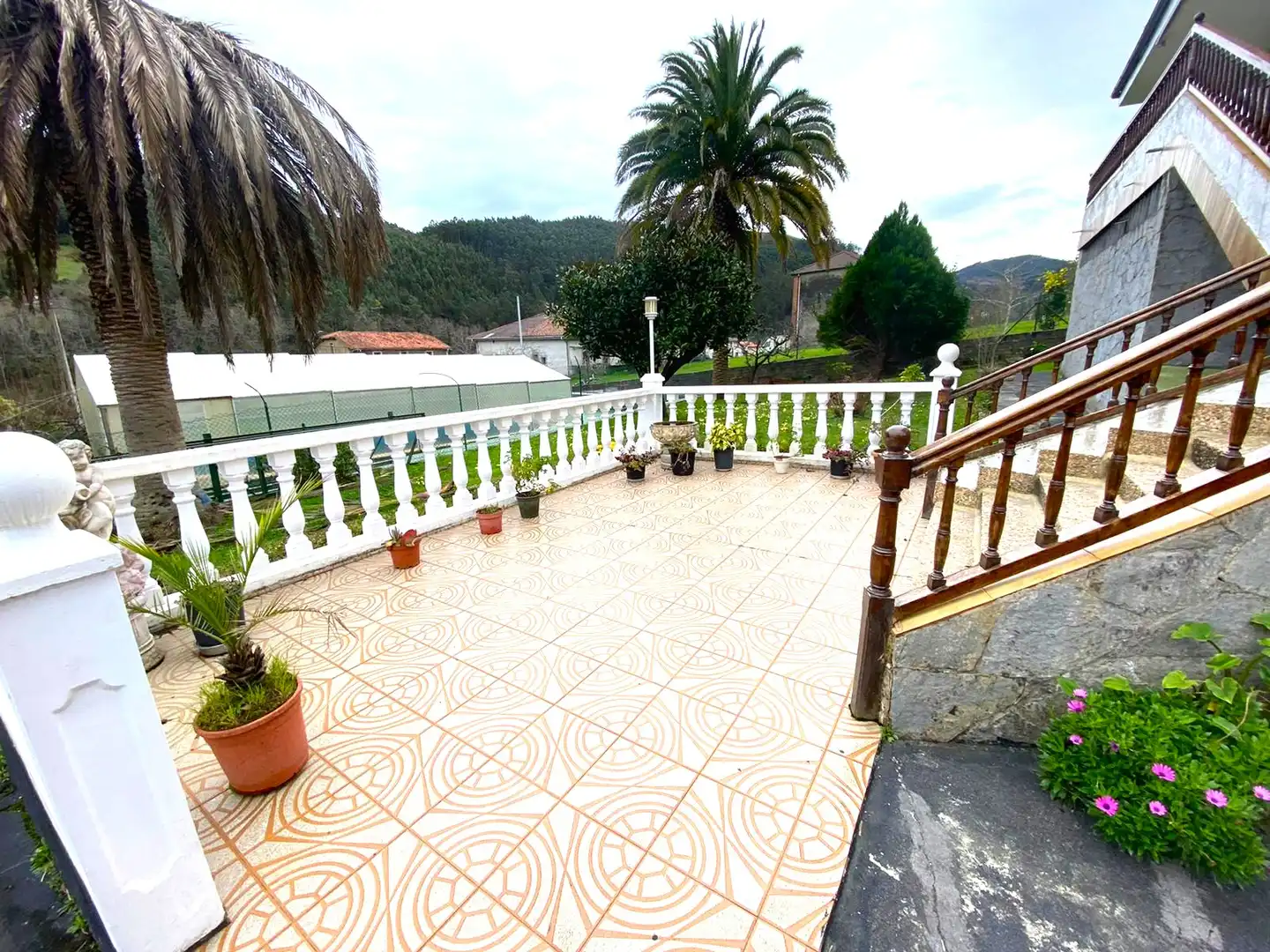 Terrassa de Casa o xalet en venda en Castro-Urdiales amb Calefacció, Jardí privat i Parquet