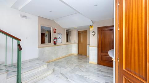 Foto 2 de Piso en venta en Calle Rauda, Crta. De la Sierra,  Granada Capital