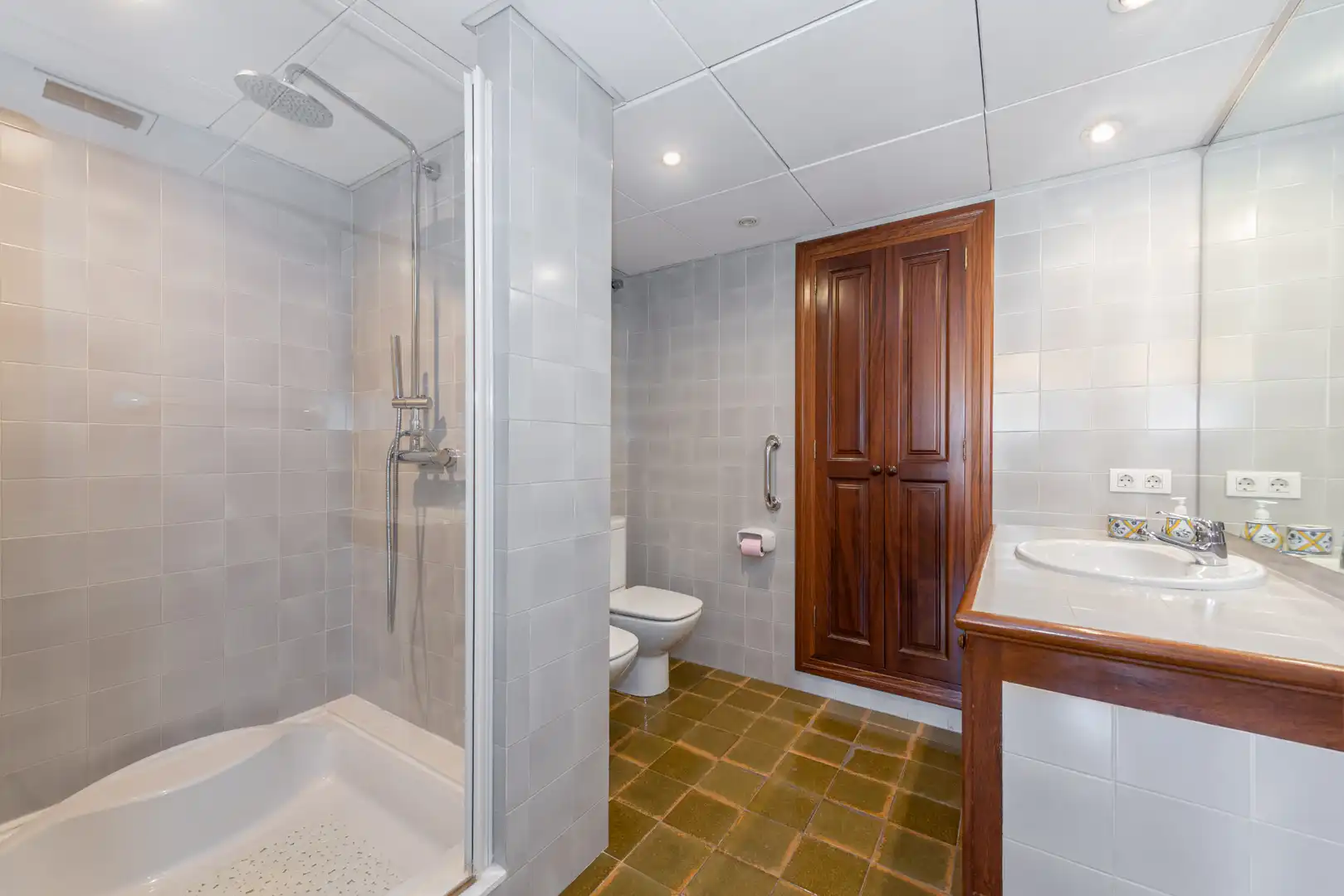 Bathroom of Detached homes for sale in Pollença  with Air Conditioner and Furnished