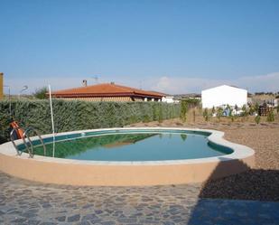 Piscina de Casa o xalet en venda en Fuente del Maestre amb Calefacció, Jardí privat i Traster