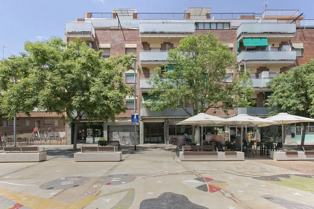 Vista exterior de Piso en venta en Esplugues de Llobregat