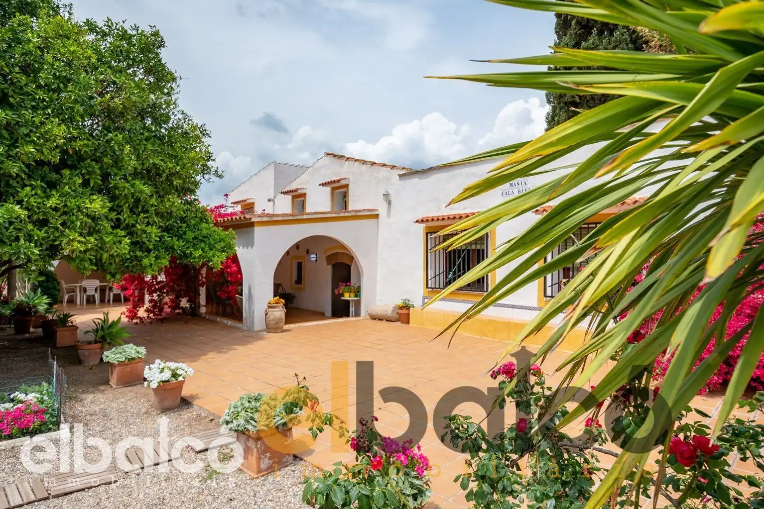 Exterior view of Country homes for sale in Valls  with Terrace, Swimming Pool and Furnished