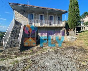 Vista exterior de Casa o xalet en venda en A Mezquita  amb Jardí privat