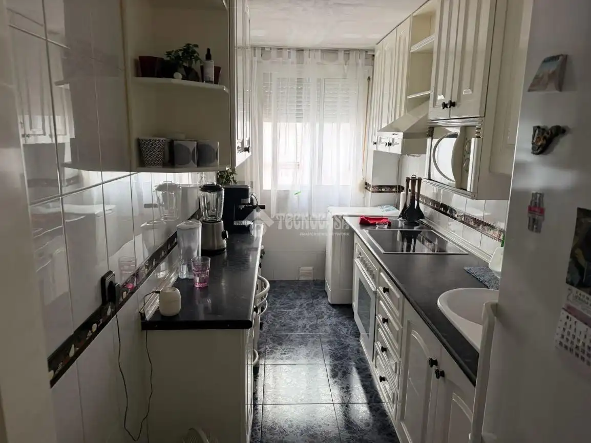 Cuina de Pis en venda en Jaén amb Aire condicionat, Moblat i Balcó