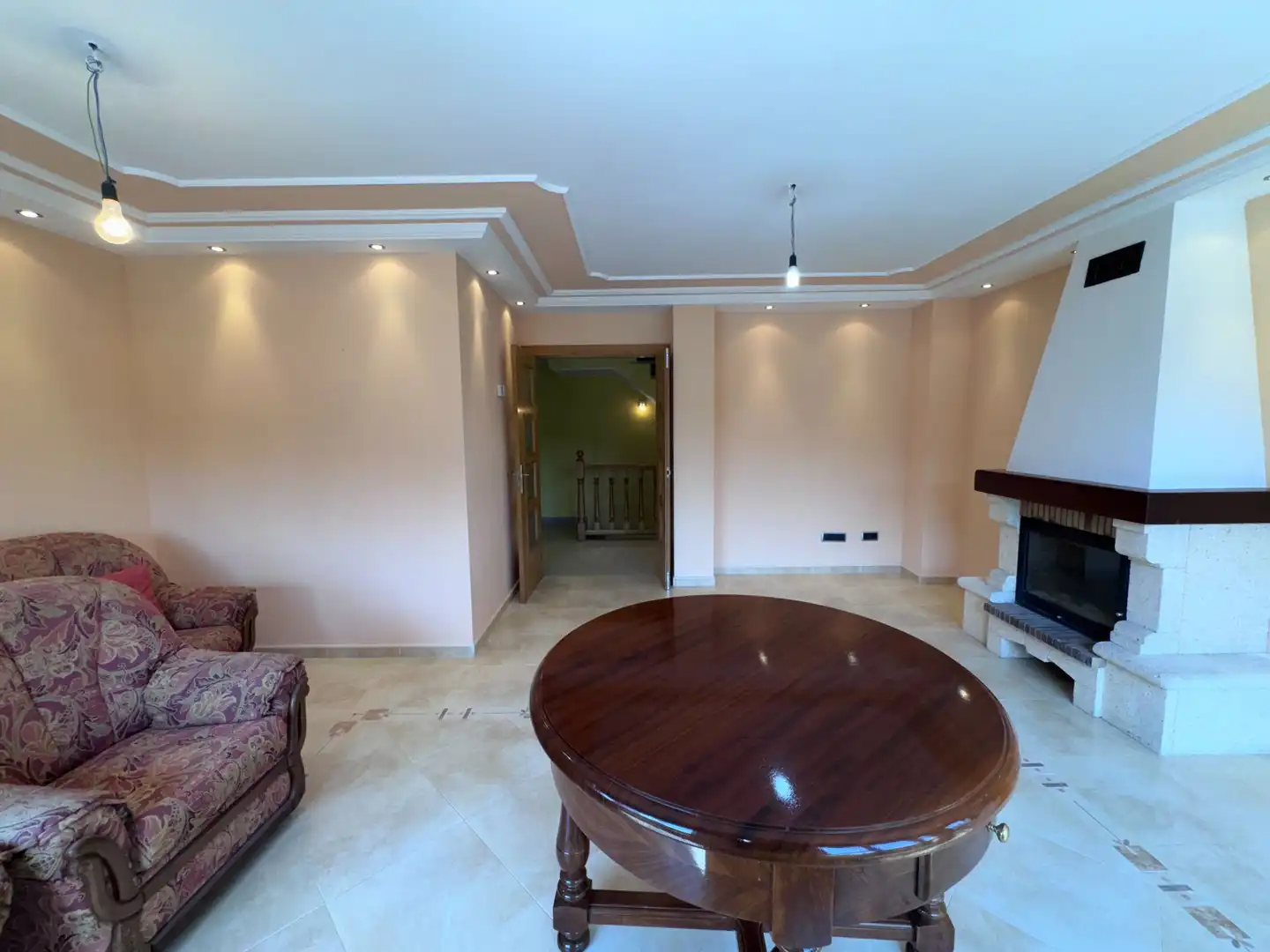 Sala d'estar de Casa o xalet en venda en Siero amb Calefacció, Jardí privat i Terrassa