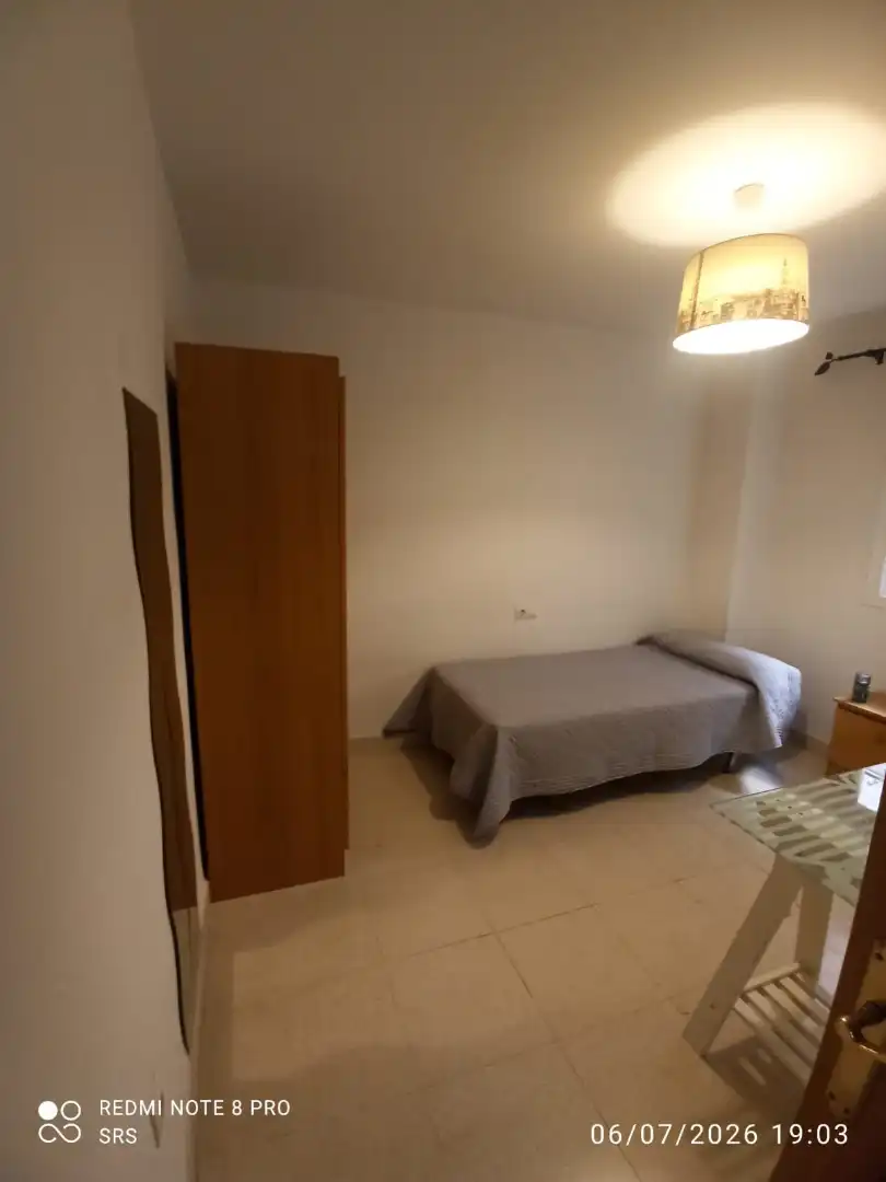Habitación de Piso de alquiler en Málaga con Aire acondicionado, Terraza y Amueblado