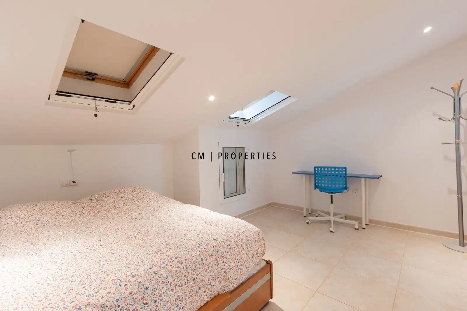 Dormitori de Casa adosada en venda en Sagunto / Sagunt amb Aire condicionat, Calefacció i Terrassa